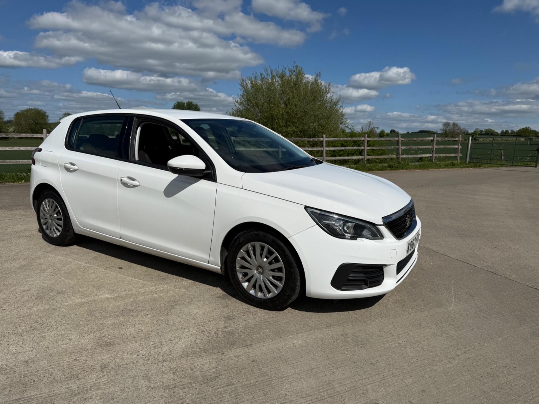 Peugeot 308 1.2 PureTech Access Euro 6 (s/s) 5dr — photo 55 of 100